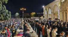 ٣٥ ألفا يؤدون صلاتي العشاء والتراويح في المسجد الأقصى القدس