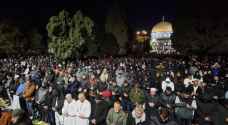 أكثر من ١٠٠ ألف مصلٍ يؤدون صلاتي العشاء والتراويح في المسجد الأقصى