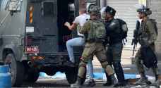 قوات الاحتلال تعتقل ١٥ فلسطينيا بعدة مناطق بالضفة