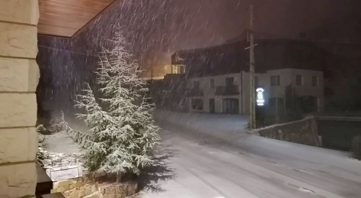 العاصفة لولو تعبر لبنان ثلوج وأمطار غزيرة بعطلة الميلاد فيديو رؤيا الإخباري