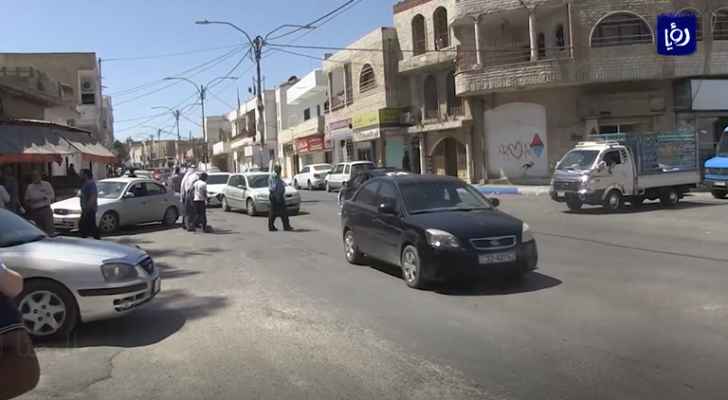 شاهد لقطات من موقع اطلاق النار على الدرك في الرمثا وكيف عل ق الأهالي رؤيا الإخباري