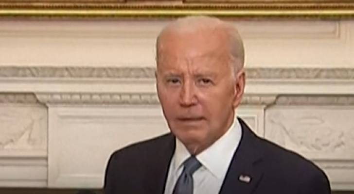 تصرفات وحركات تثير الجدل لبايدن.. "لم يعرف الوقت" و "لم يجب عن سؤال"